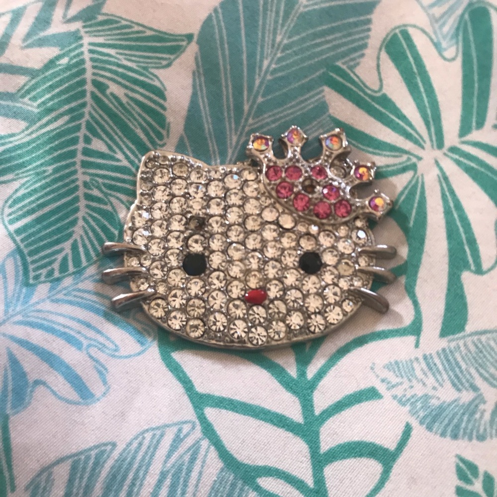 Crowned Hello Kitty Pendant & Chain